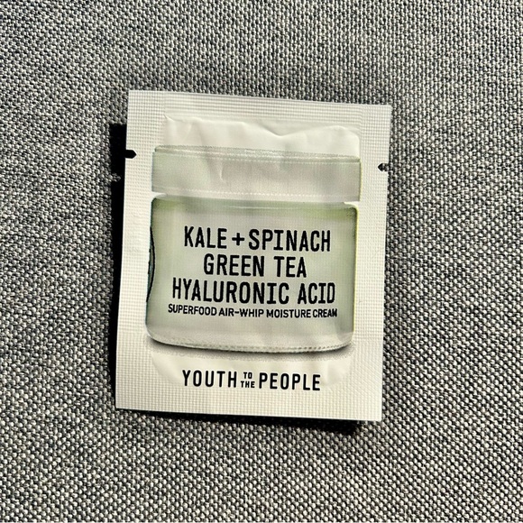 Makeup and Skincare Set | 9 Products - Picture 6 of 10